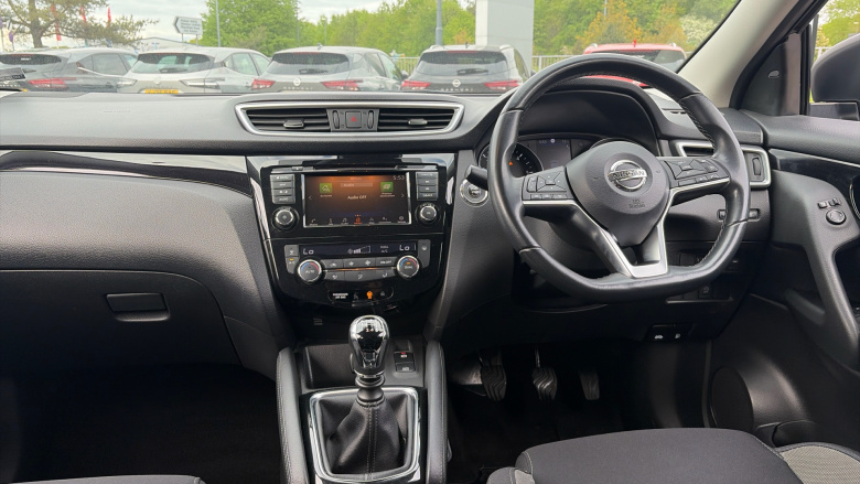 Nissan Qashqai 1.5 dCi 115 N-Connecta 5dr Diesel Hatchback